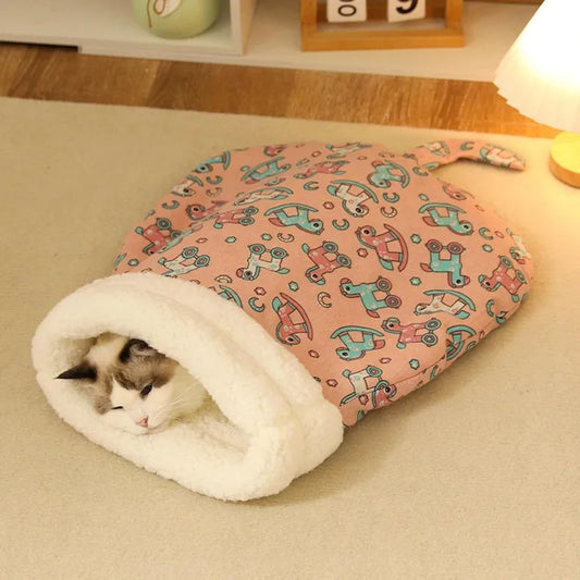 Cama en forma de saquito acolchado para gatos - Mide 55cms de largo x 45cms de ancho