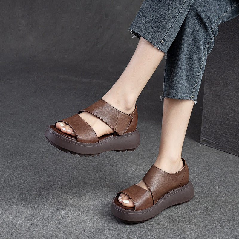 Sandalias en cuero sintético y suela gruesa ortopédica - Cómodas y livianas