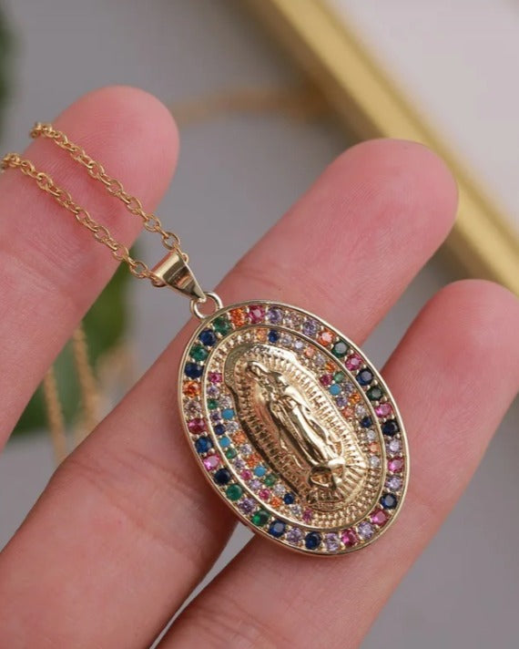 Pague 1 Y LLEVE 2: Collar de la Virgen de la Guadalupe en oro laminado de 18K