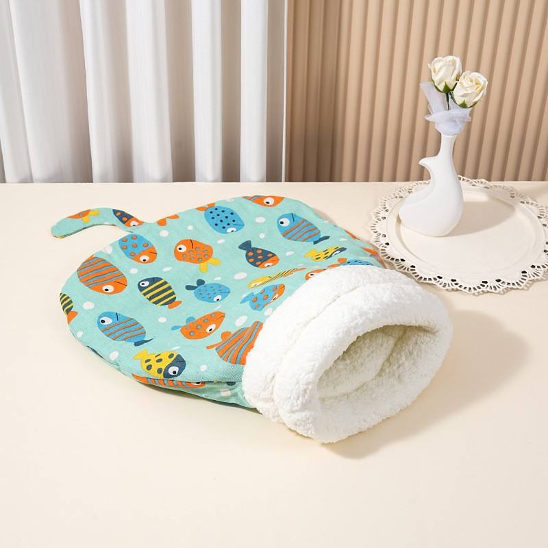 Cama en forma de saquito acolchado para gatos - Mide 55cms de largo x 45cms de ancho