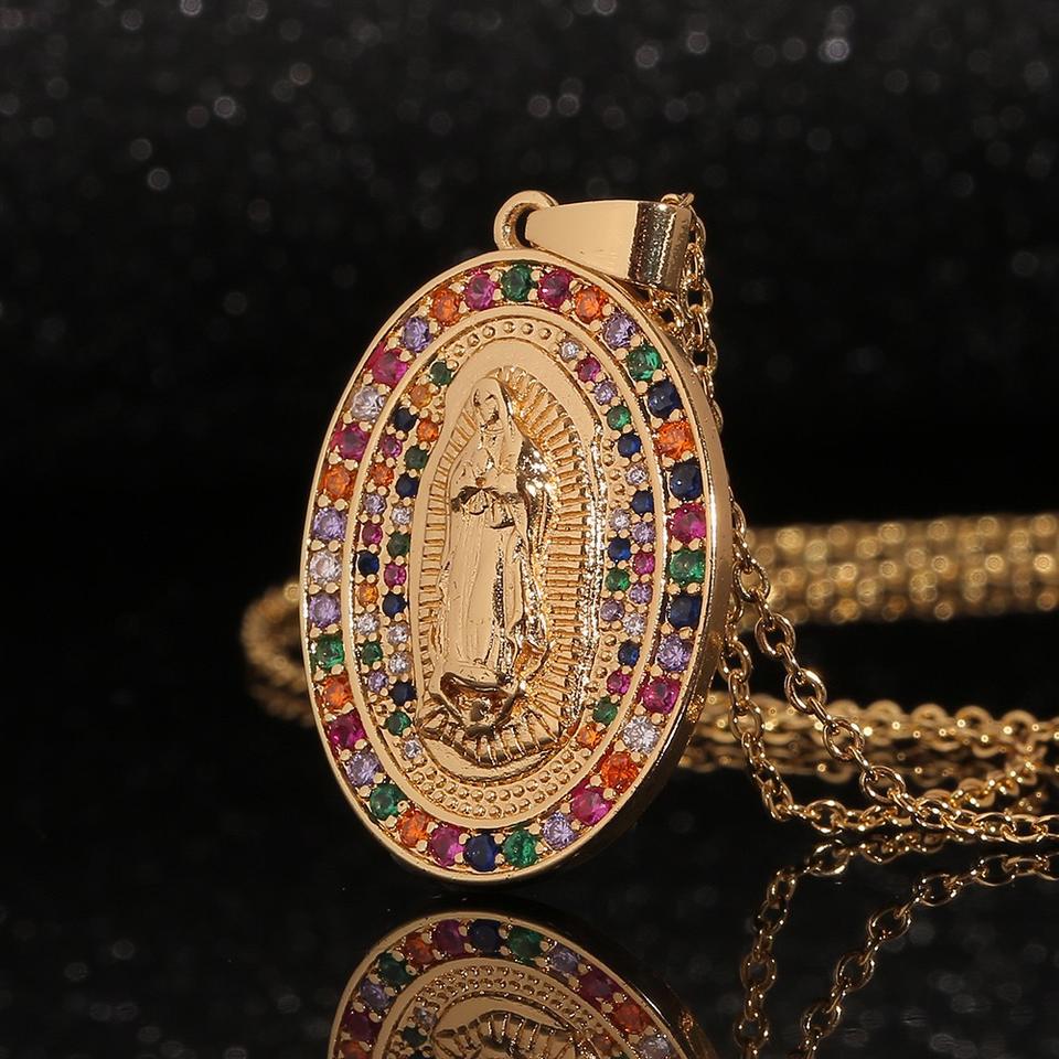 Pague 1 Y LLEVE 2: Collar de la Virgen de la Guadalupe en oro laminado de 18K